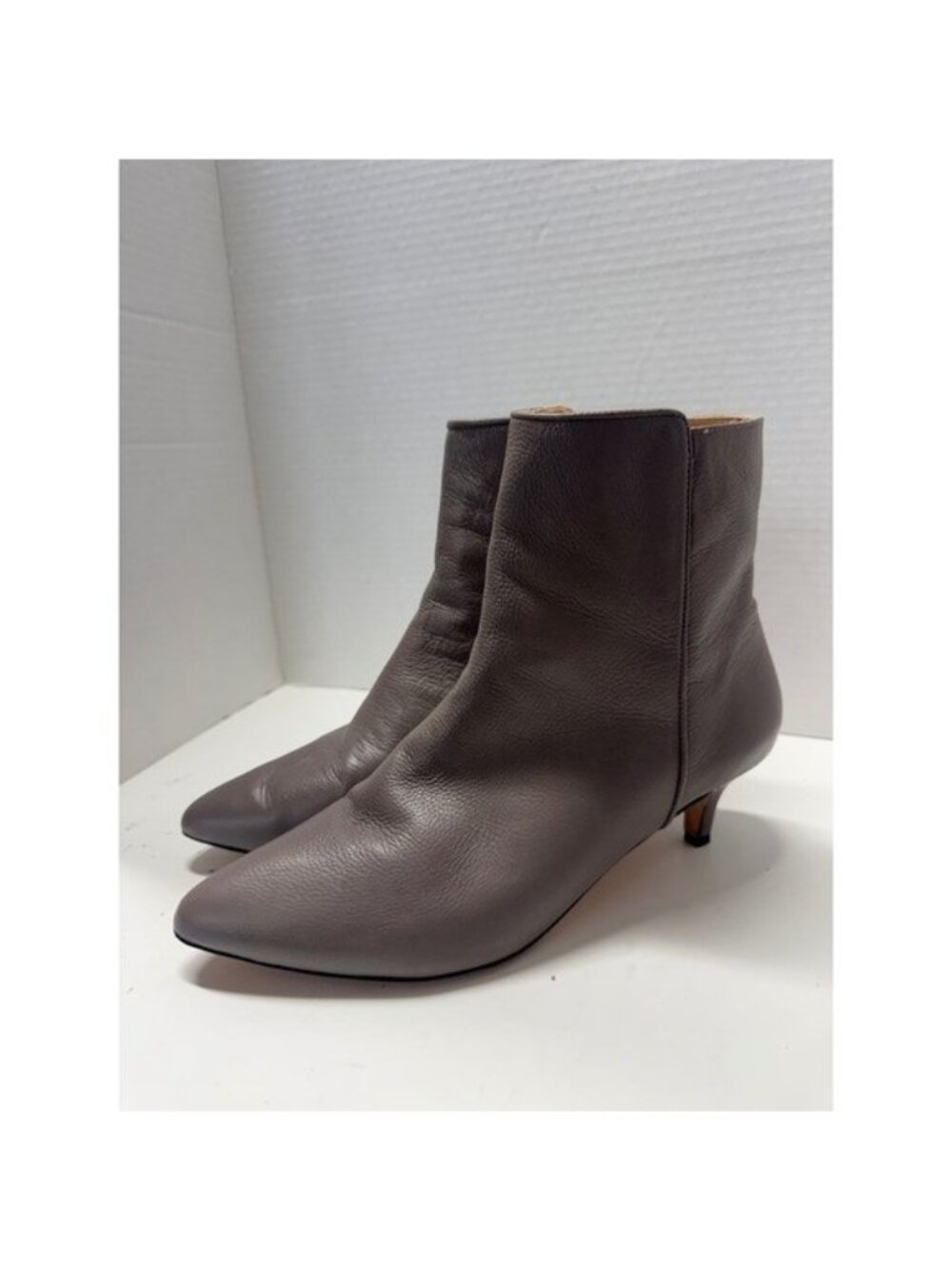 Poppy Barley Taupe Grey Pebbled Leather Kitten Heel Ankle Boots 9.5